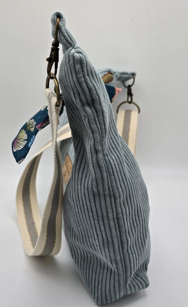 Sac en Velours Bleu – Image 4